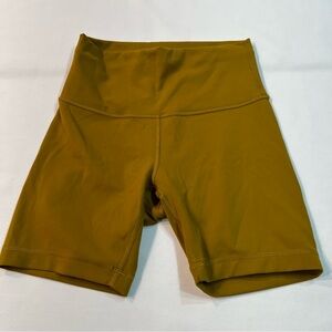Lululemon Wunder Train High-Rise Short 6"
Gold Spice  Size 6